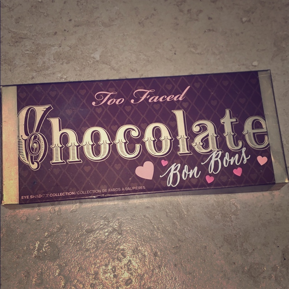 Too faced chocolate pallet